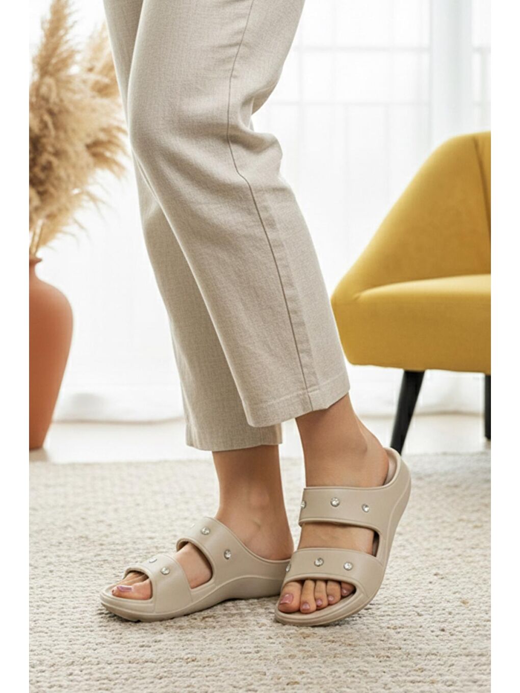 Bej Lovi Z031 Işıltılı Taş Detaylı Çift Bantlı Kadın Konfor Terlik-1