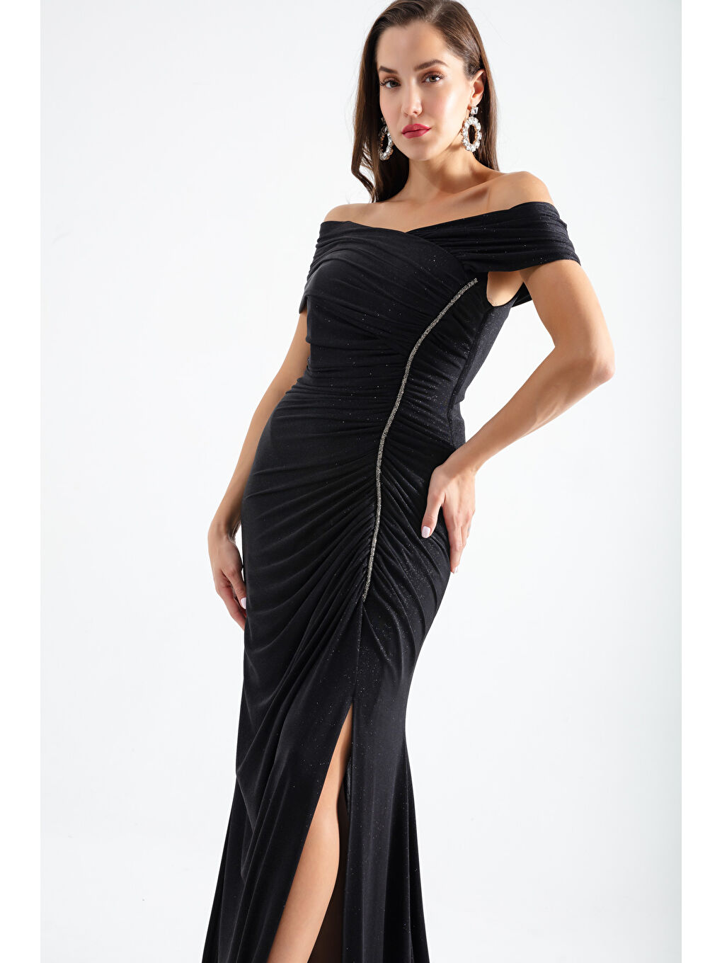 Kadın Siyah Kayık Yaka Simli Uzun Abiye-1