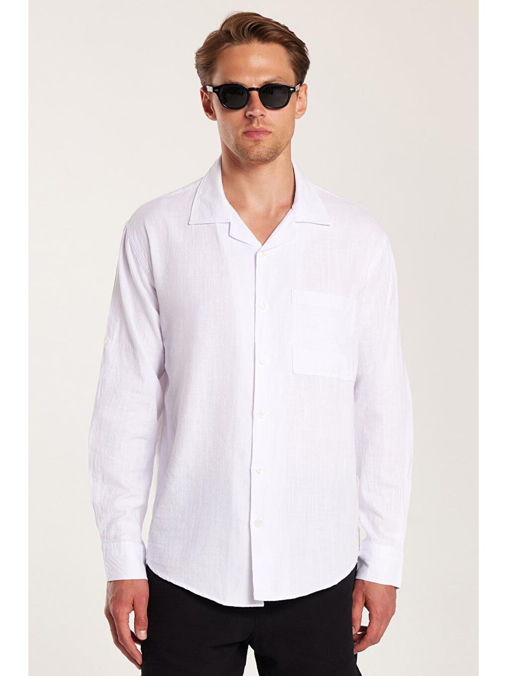 Erkek Relax Fit Rahat Kesim %100 Pamuk Keten Doku Apaş Yaka Beyaz Gömlek-3