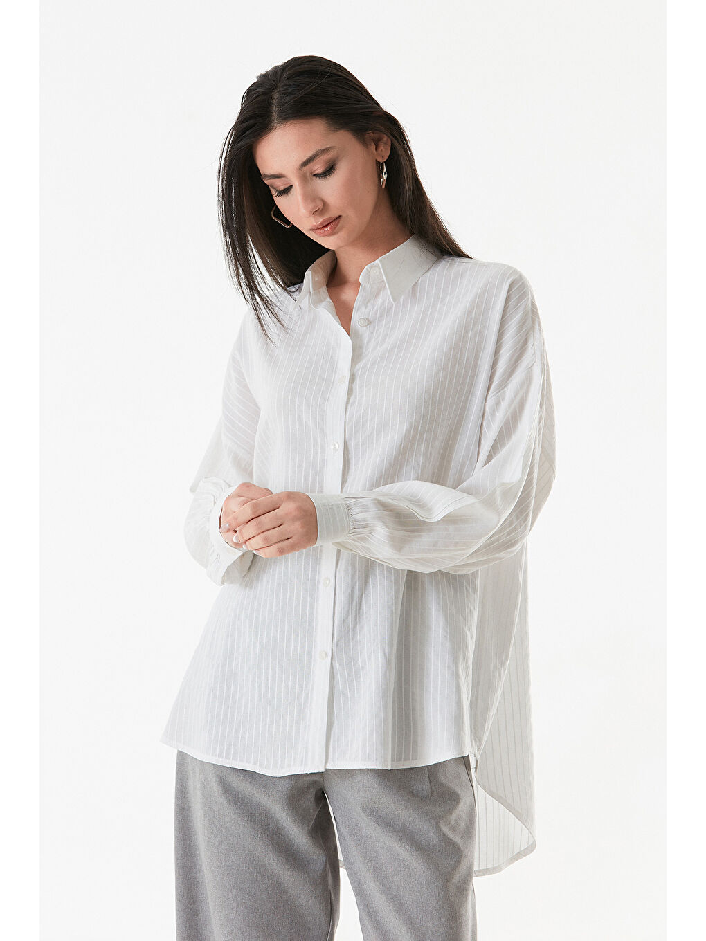 Beyaz Çizgili Arkası Uzun Salaş Gömlek-2