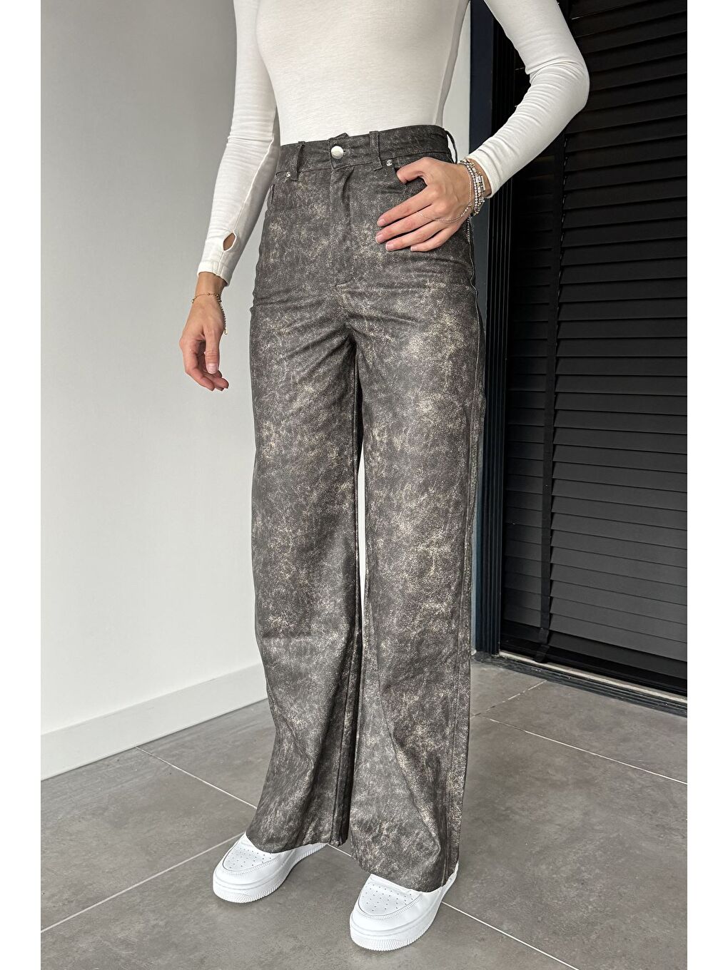 Bej Kadın Slim Fit Suni Deri Pantolon-2