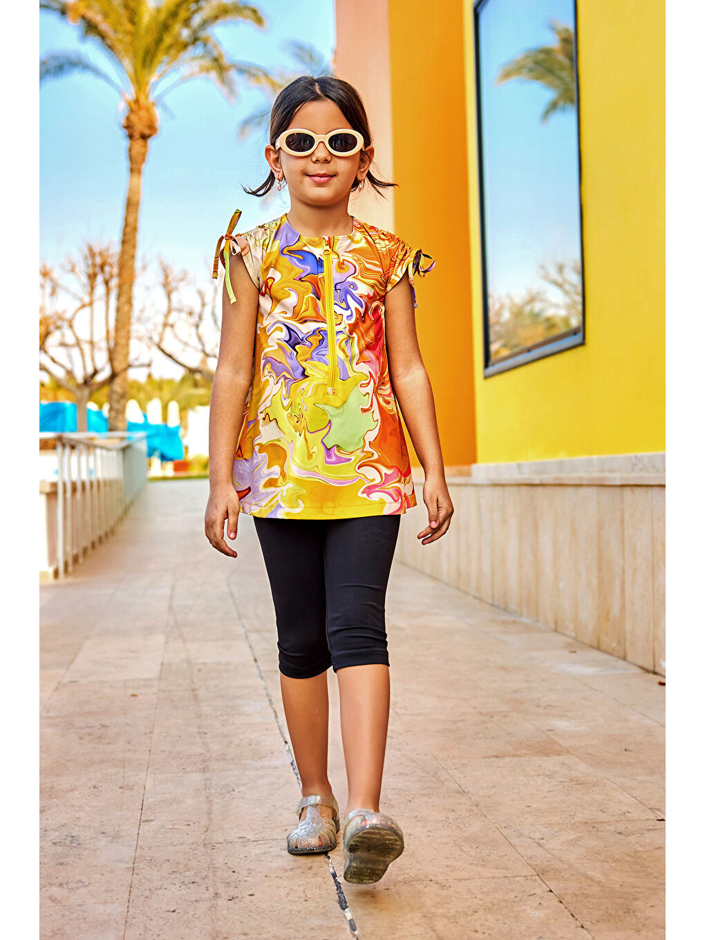 Lacivert Renkli UPF50+ Korumalı Kız Çocuk Mayosu C2504