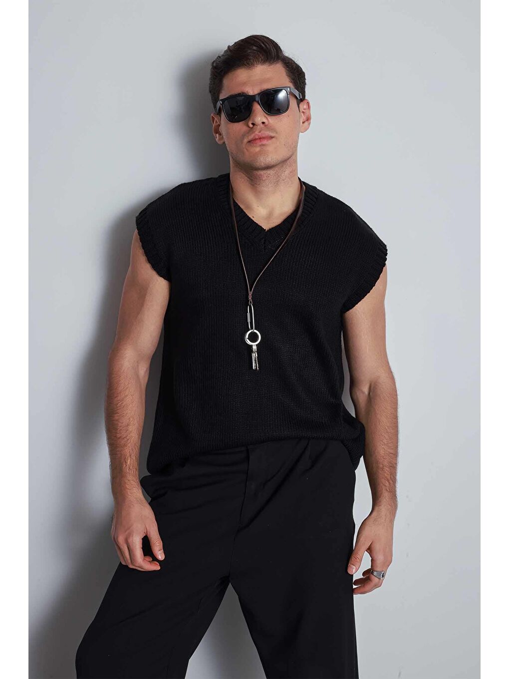 Erkek Oversize V Yaka Triko Süveter Siyah-5
