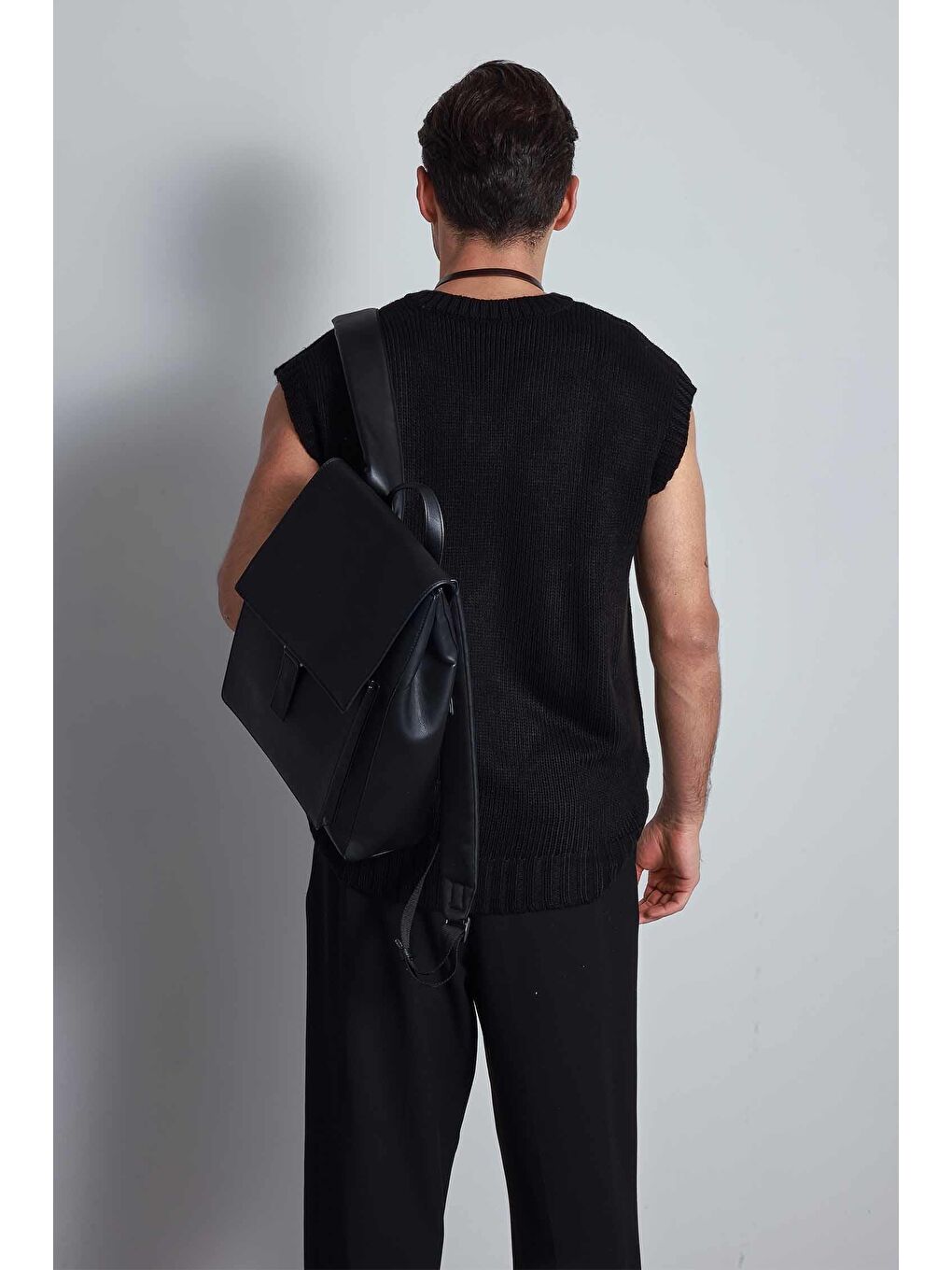 Erkek Oversize V Yaka Triko Süveter Siyah-6