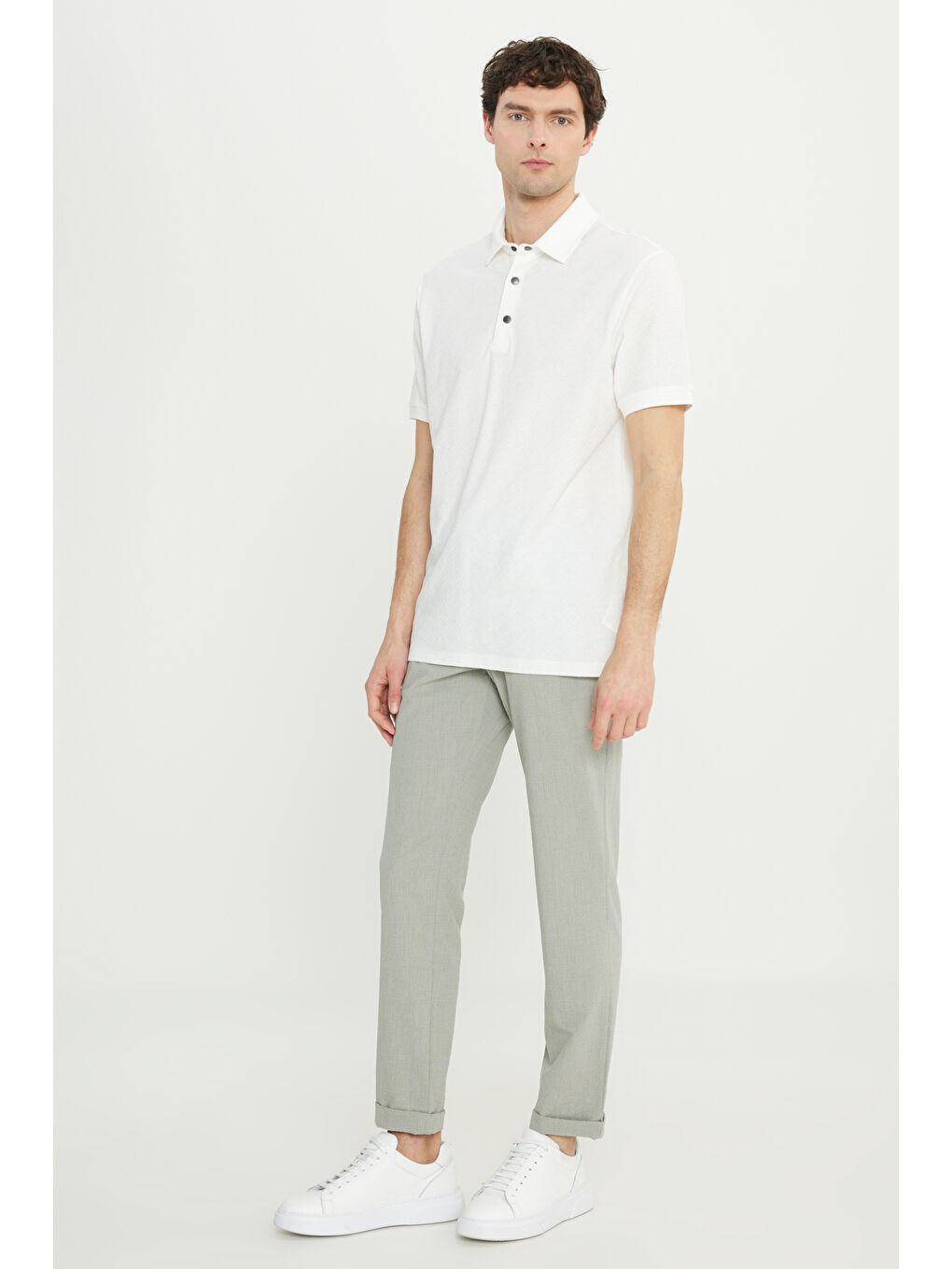 Erkek Beyaz %100 Pamuk Rahat Kesim Polo Yaka Jakarlı Tişört-1