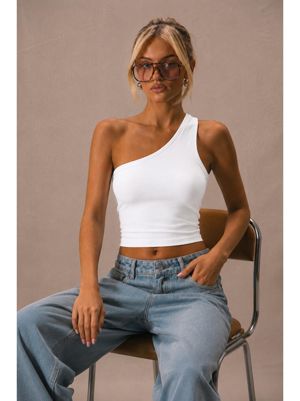 Beyaz Kadın Tek Omuz Crop Atlet Esnek Slim Fit Süprem Kumaş Asimetrik Yaka Bluz-1