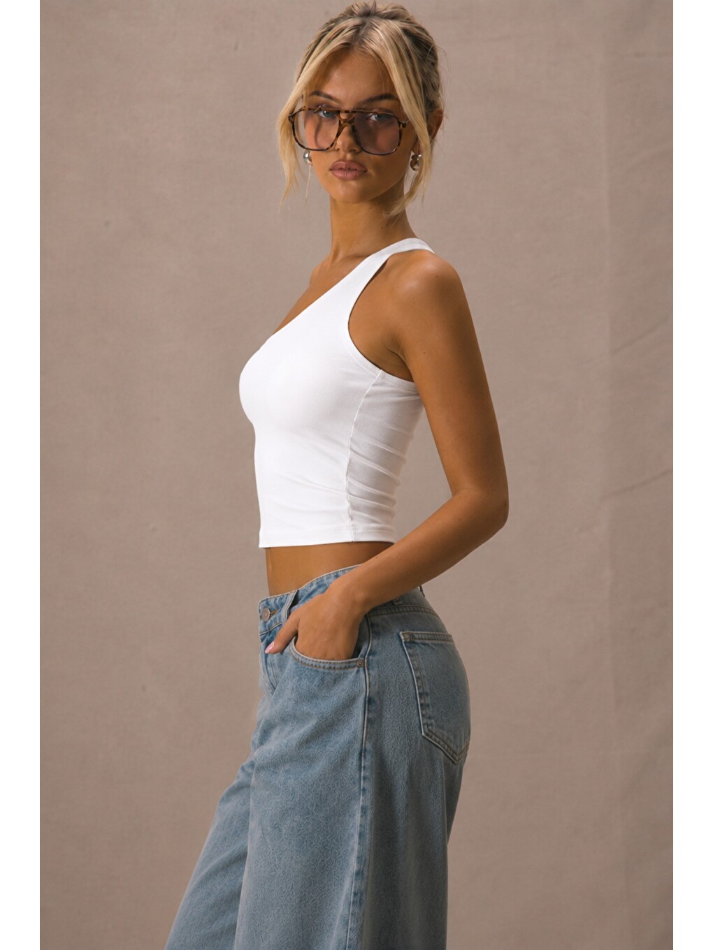Beyaz Kadın Tek Omuz Crop Atlet Esnek Slim Fit Süprem Kumaş Asimetrik Yaka Bluz-2
