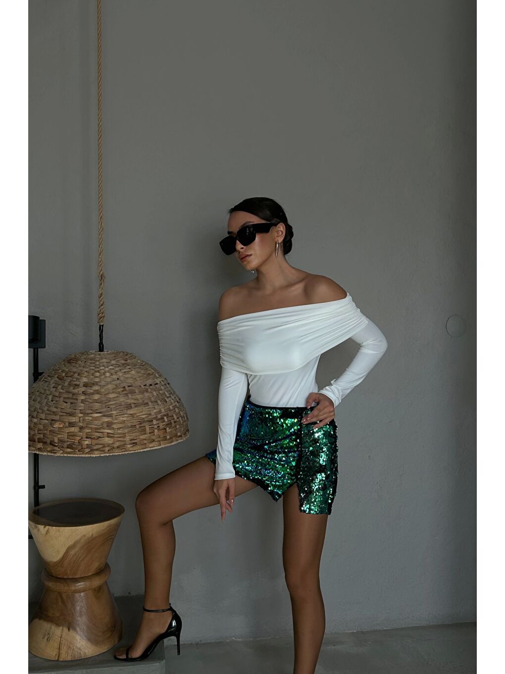 Kadın Beyaz Alttan Çıtçıtlı Degaje Yaka Bluz 0956-2224-3