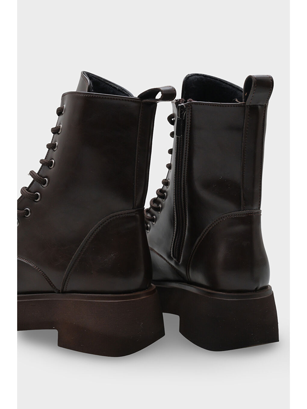 Kahverengi Melessa Yuvarlak Burunlu Yandan Fermuarlı Trak Tabanlı Kadın Bot-3