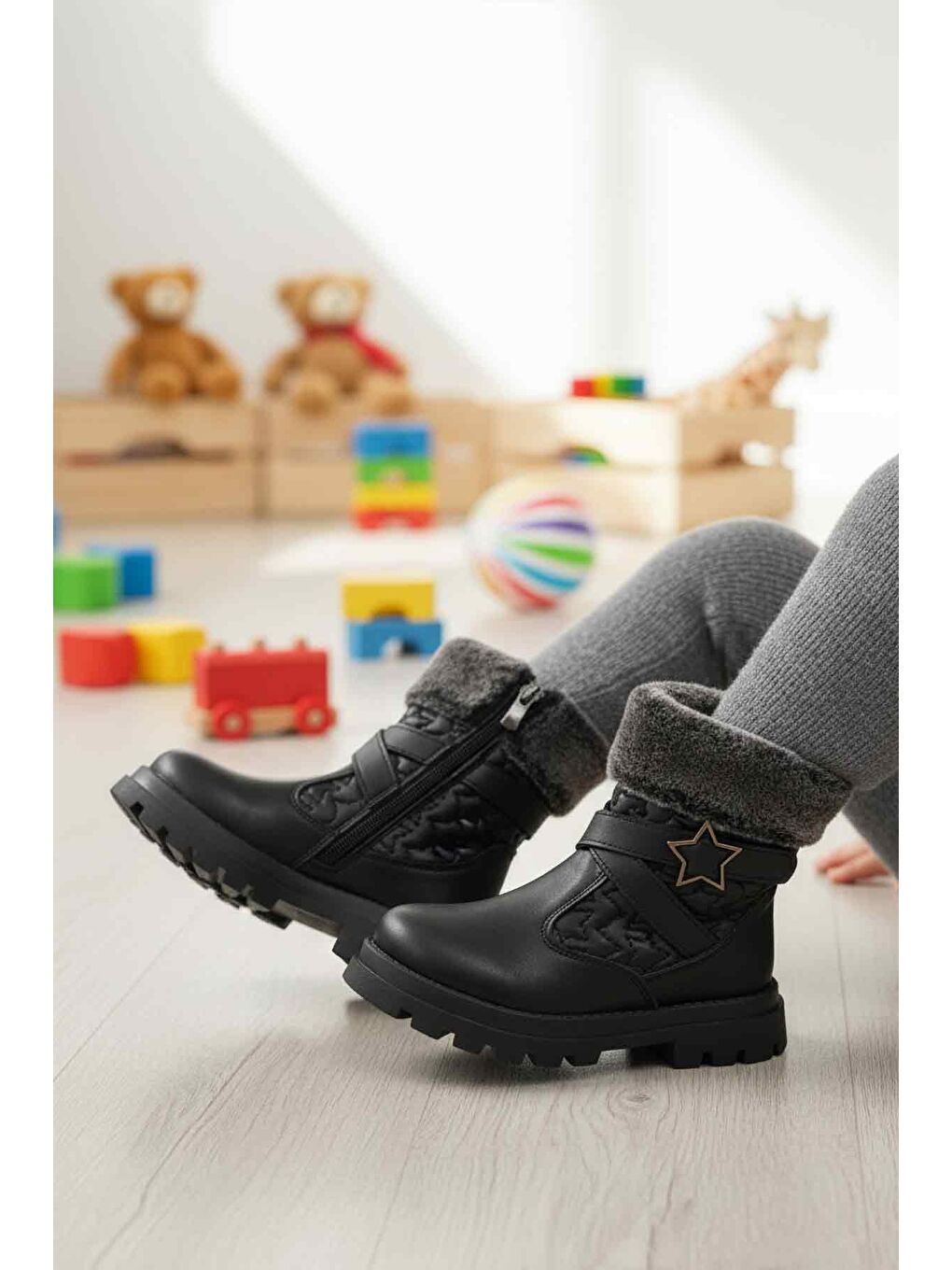 Siyah İçi Polarlı Fermuarlı Kız Çocuk Bot Evla P-2