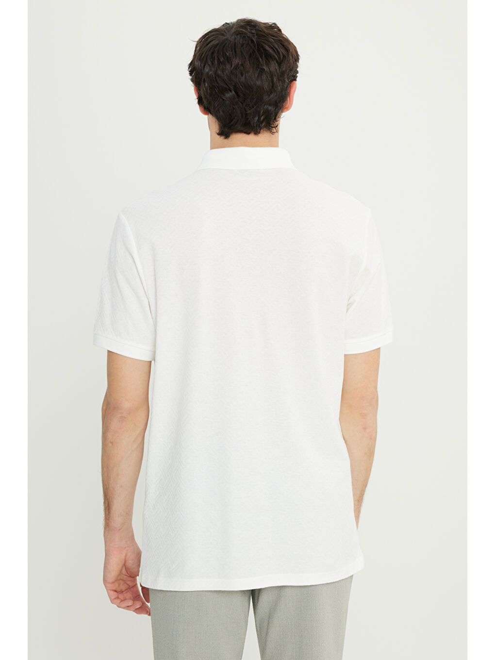 Erkek Beyaz %100 Pamuk Rahat Kesim Polo Yaka Jakarlı Tişört-5