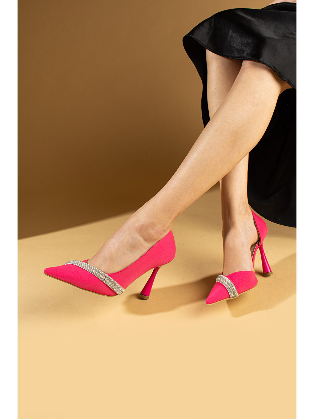 Fuşya Ortopedik Süngerli Taş Detaylı Kadeh Topuklu Kadın Abiye Ayakkabı 017-1870-23Saten-1