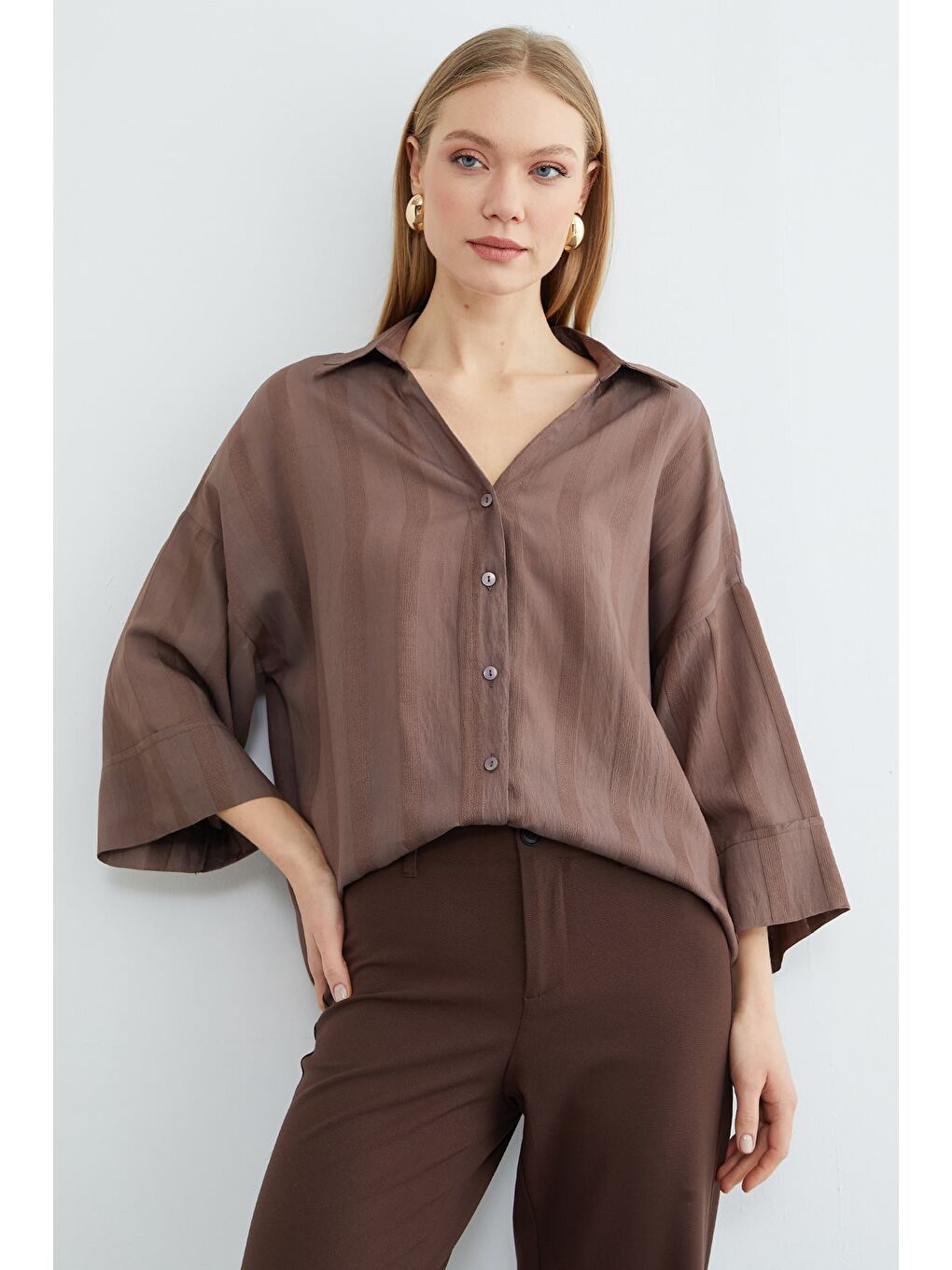 Kahverengi Çizgili Kapri Kol Salaş Gömlek