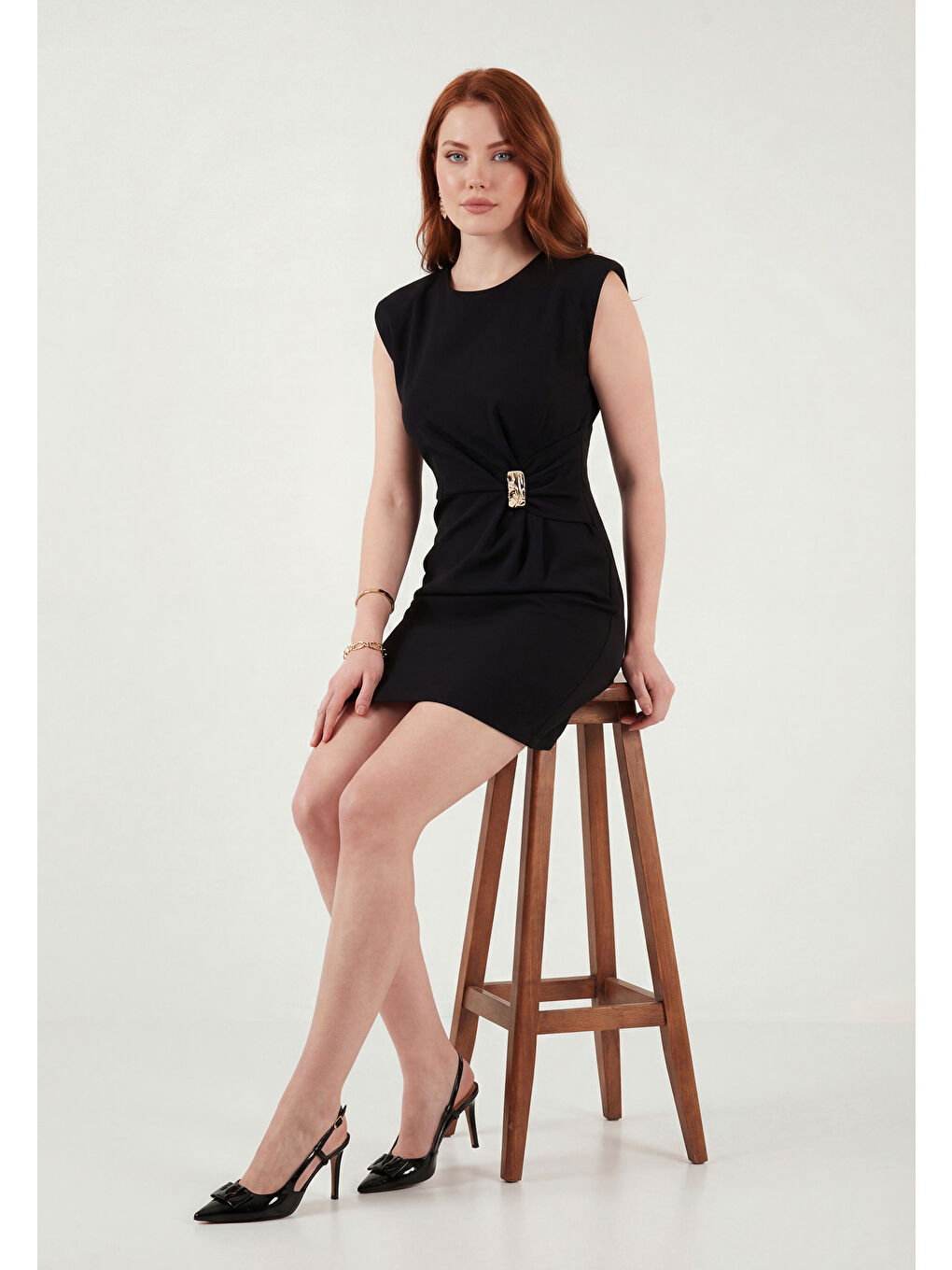 Siyah Bisiklet Yaka Kolsuz Mini Elbise 6525719-2