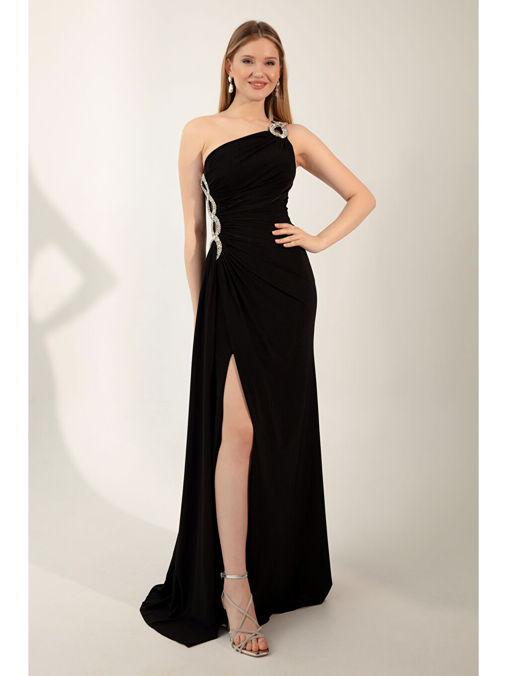 Kadın Siyah Tek Omuzlu Taşlı Uzun Abiye Elbise-3
