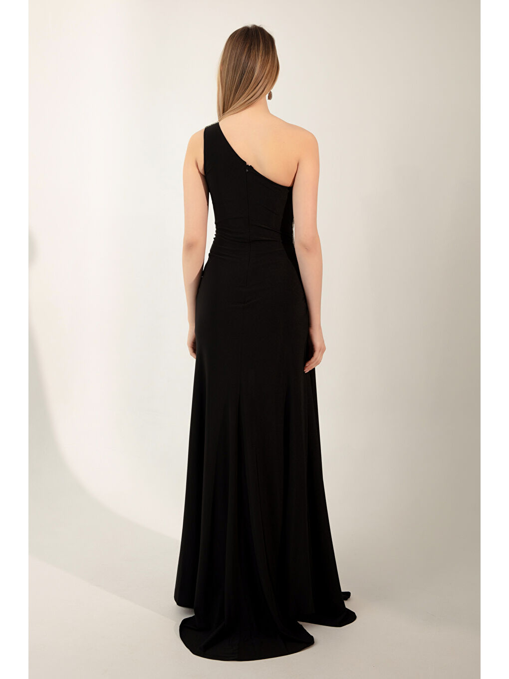 Kadın Siyah Tek Omuzlu Taşlı Uzun Abiye Elbise-4