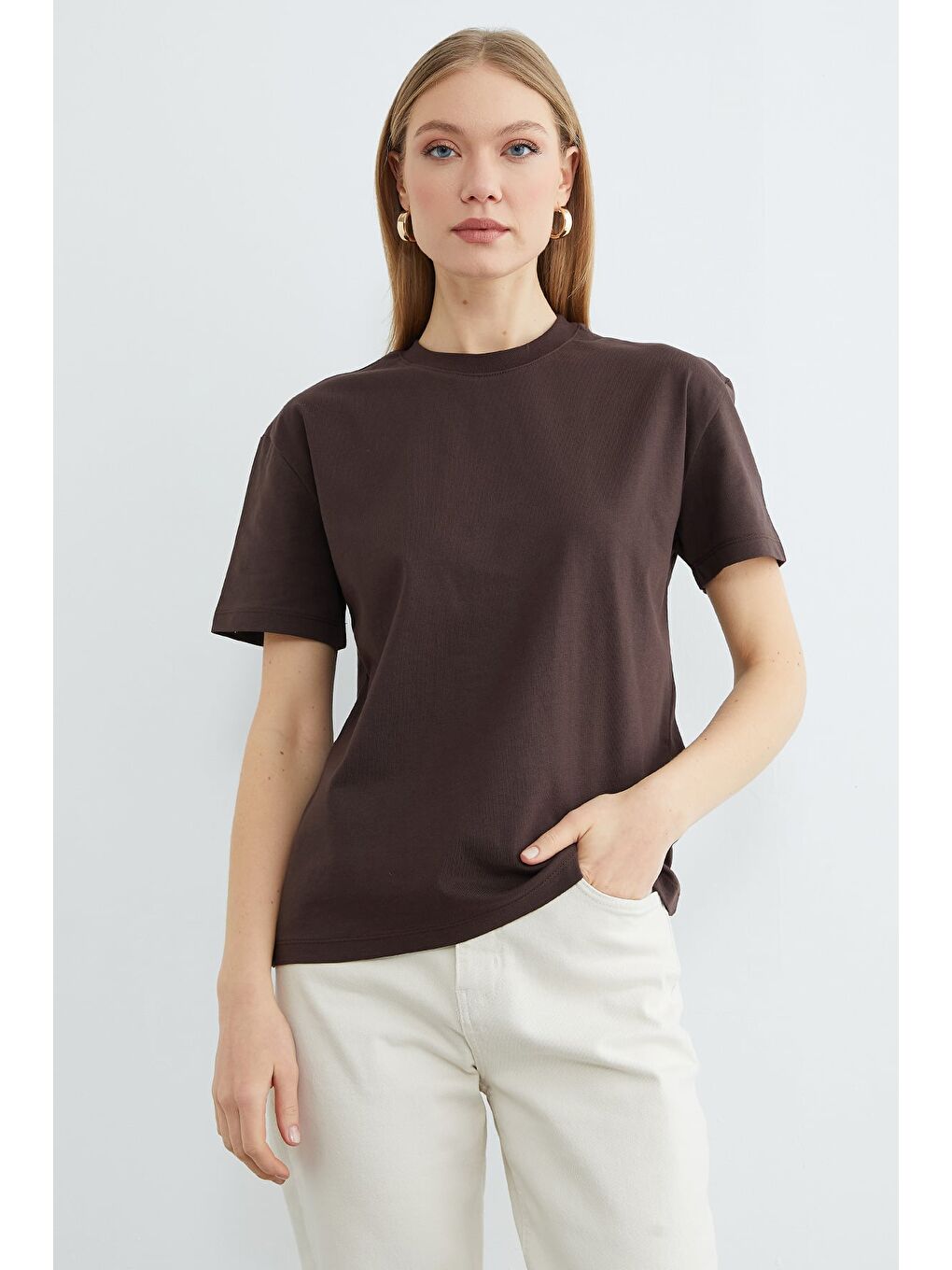 Kahverengi Basic Bisiklet Yaka Oversize Tişört-1