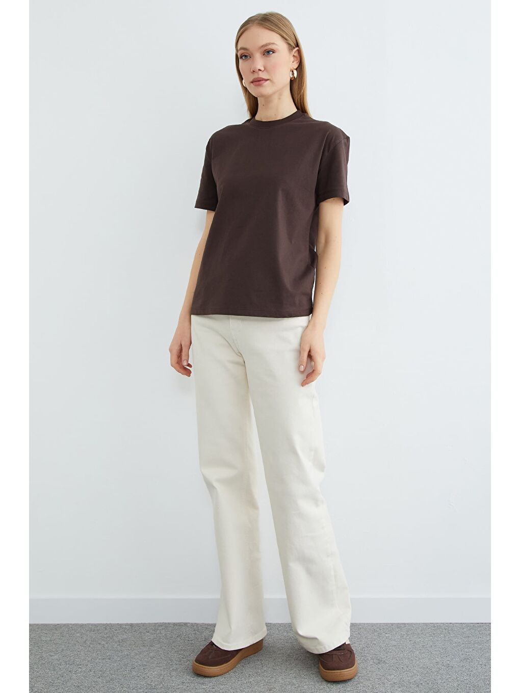 Kahverengi Basic Bisiklet Yaka Oversize Tişört-2