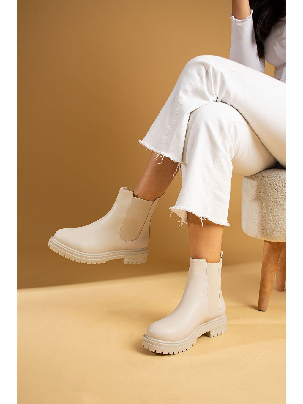 Bej Sıcak Astar Poli Taban Lastikli Kadın Bot 57-270-23-1