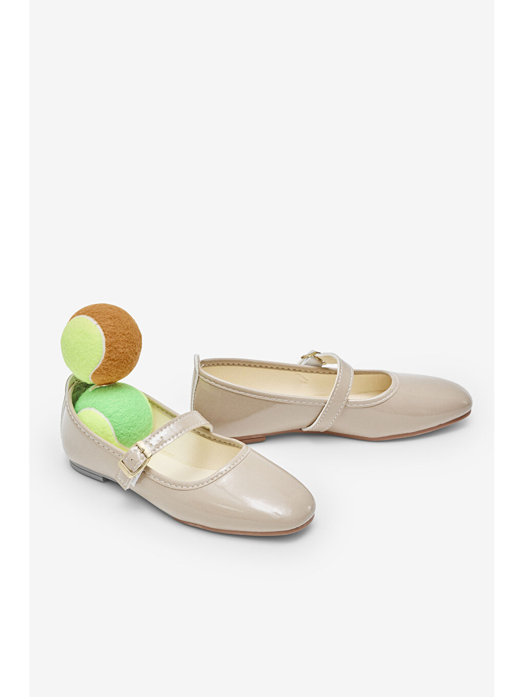 Bej Kadın Vizon Kadın Üstten Kemerli Tokalı Rahat Günlük Babet-1