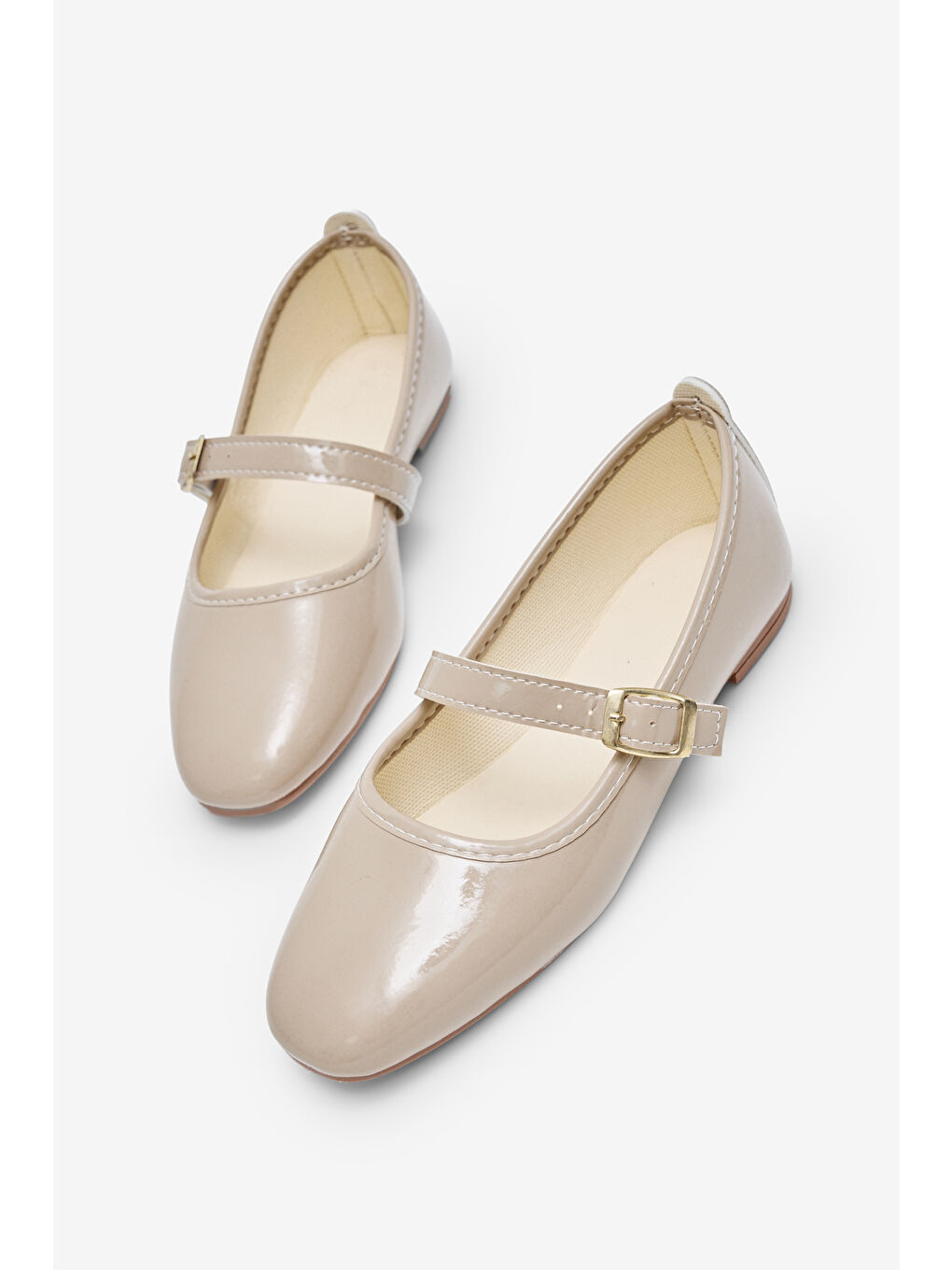 Bej Kadın Vizon Kadın Üstten Kemerli Tokalı Rahat Günlük Babet-3