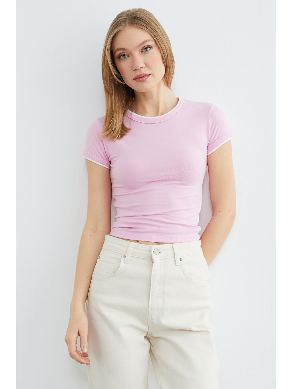 Pembe Basic Bisiklet Yaka Biyeli Crop Tişört-1