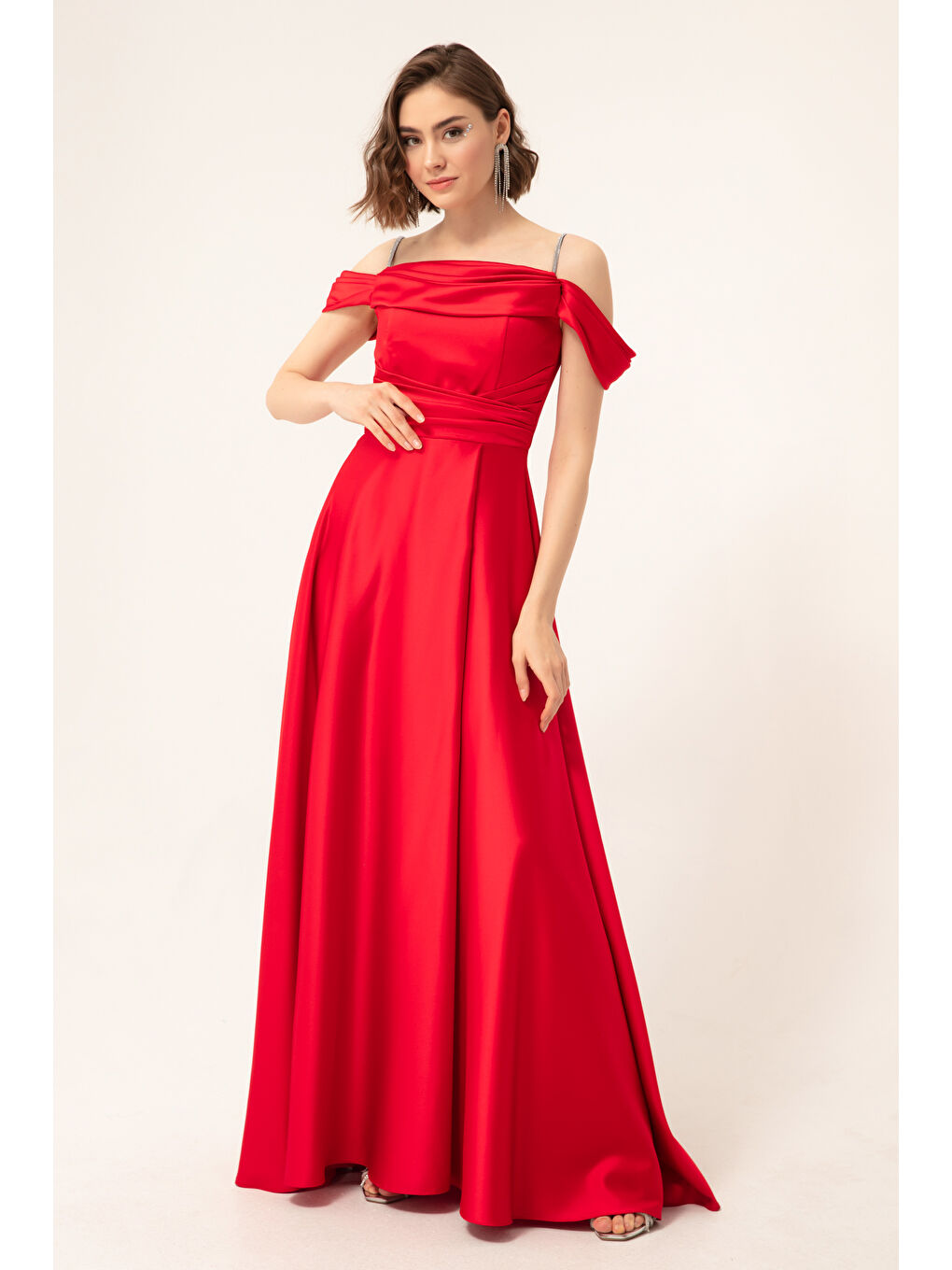 Kadın Kırmızı Taş Askılı Uzun Saten Abiye Elbise-1