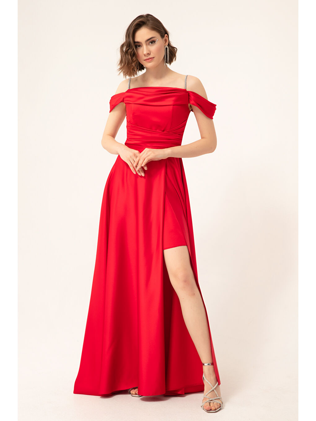 Kadın Kırmızı Taş Askılı Uzun Saten Abiye Elbise-2