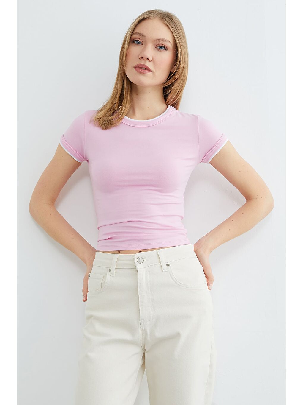 Pembe Basic Bisiklet Yaka Biyeli Crop Tişört-4