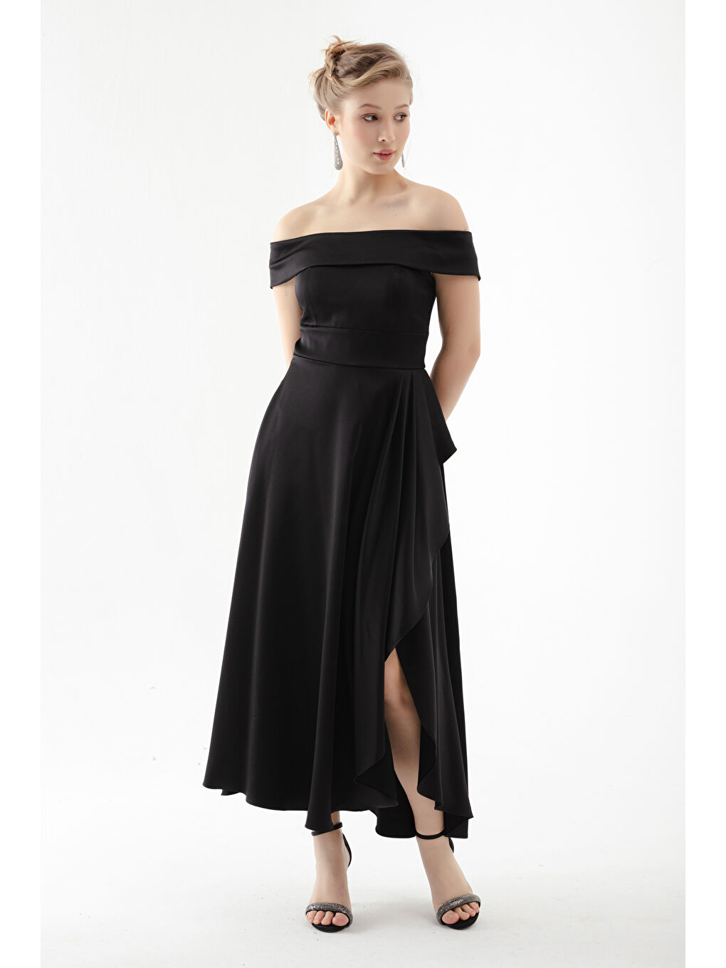 Kadın Siyah Kayık Yaka Midi Saten Abiye Elbise-1