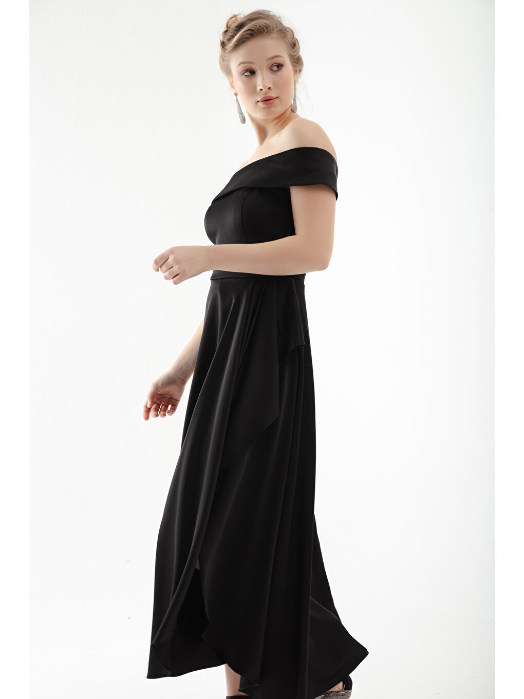 Kadın Siyah Kayık Yaka Midi Saten Abiye Elbise-2