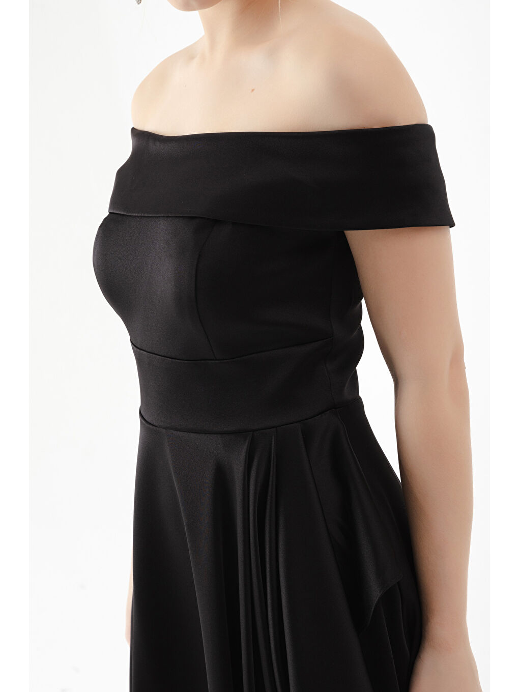 Kadın Siyah Kayık Yaka Midi Saten Abiye Elbise-3