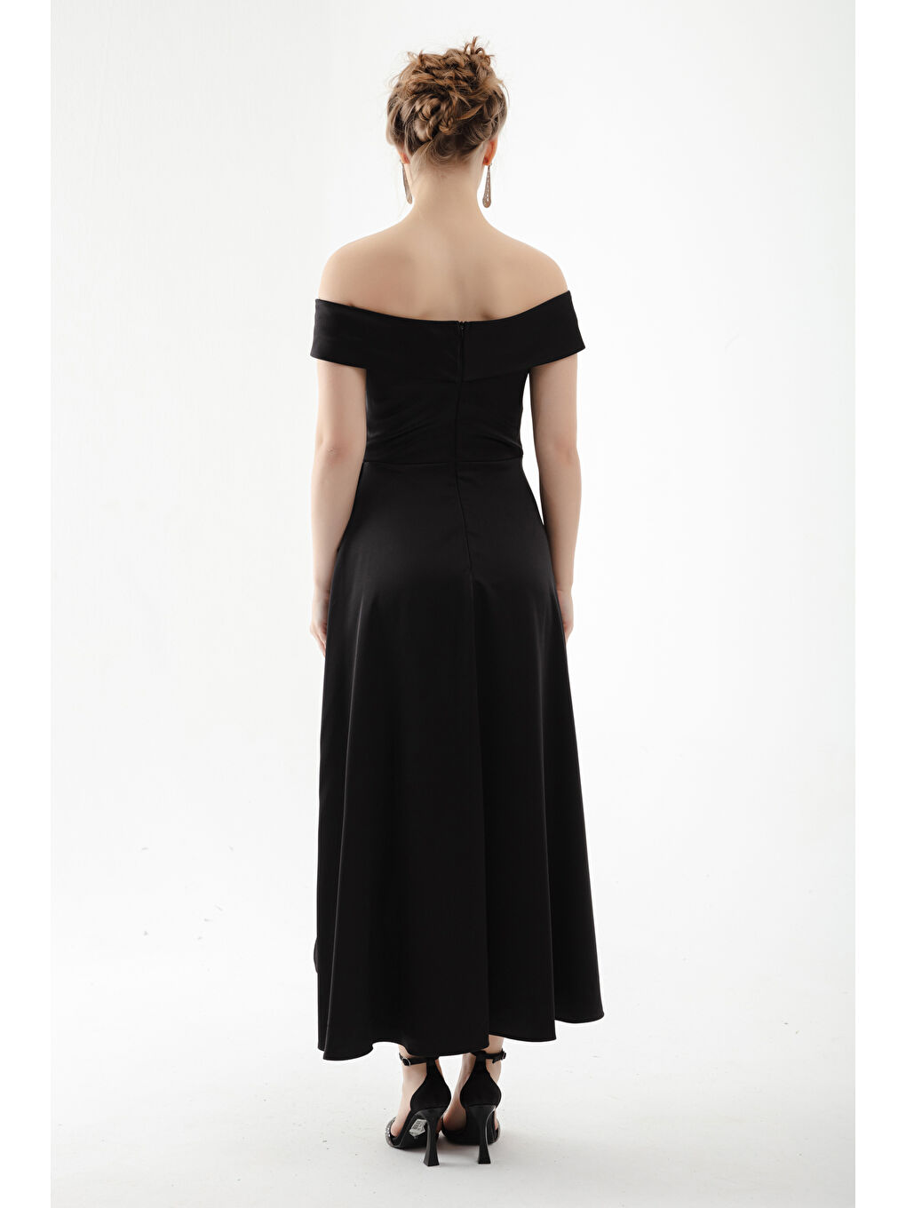 Kadın Siyah Kayık Yaka Midi Saten Abiye Elbise-4