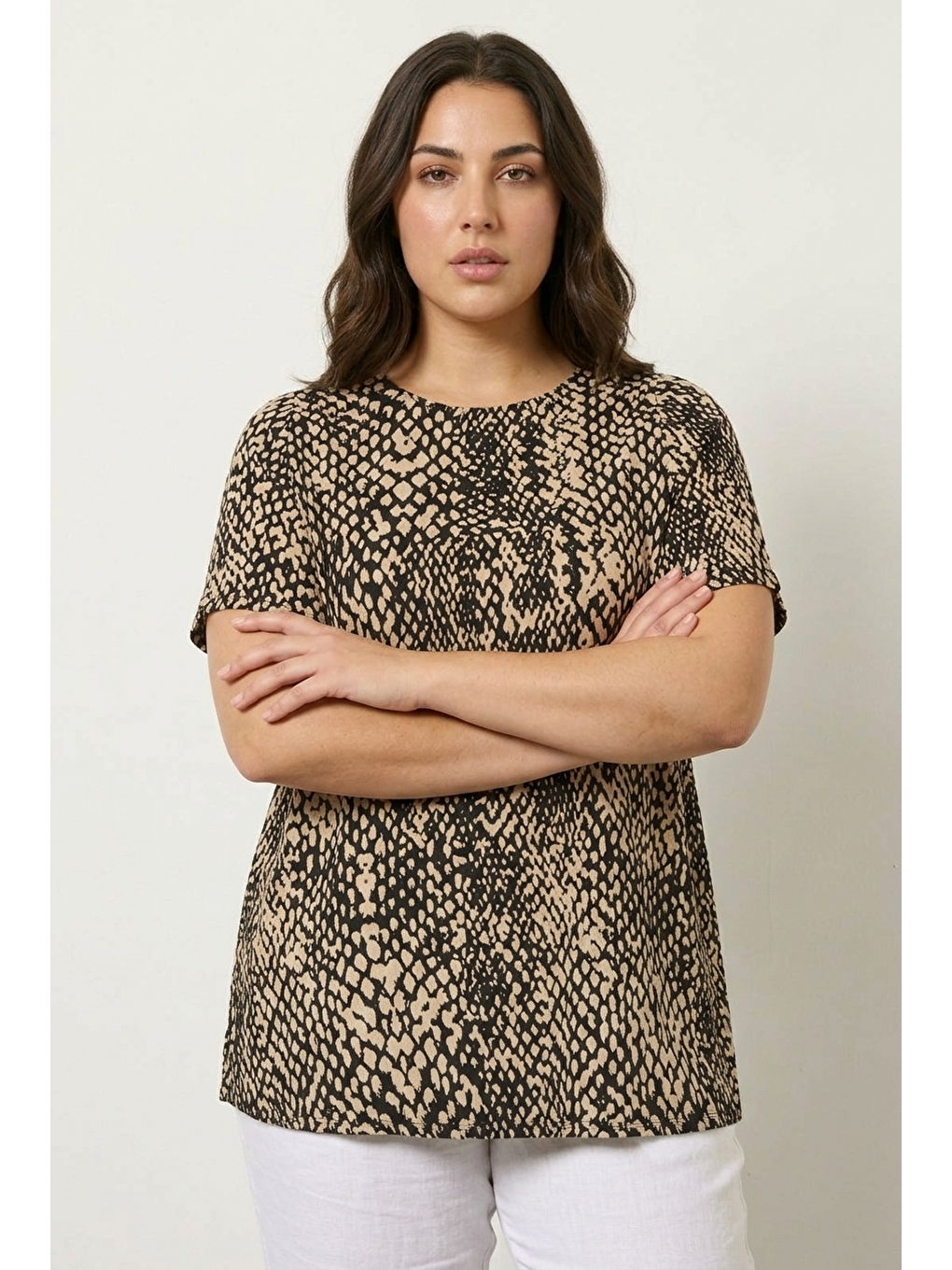 Kahverengi Bisiklet Yaka Kısa Kollu Leopar Desenli Esnek Kumaşlı T-shirt-1
