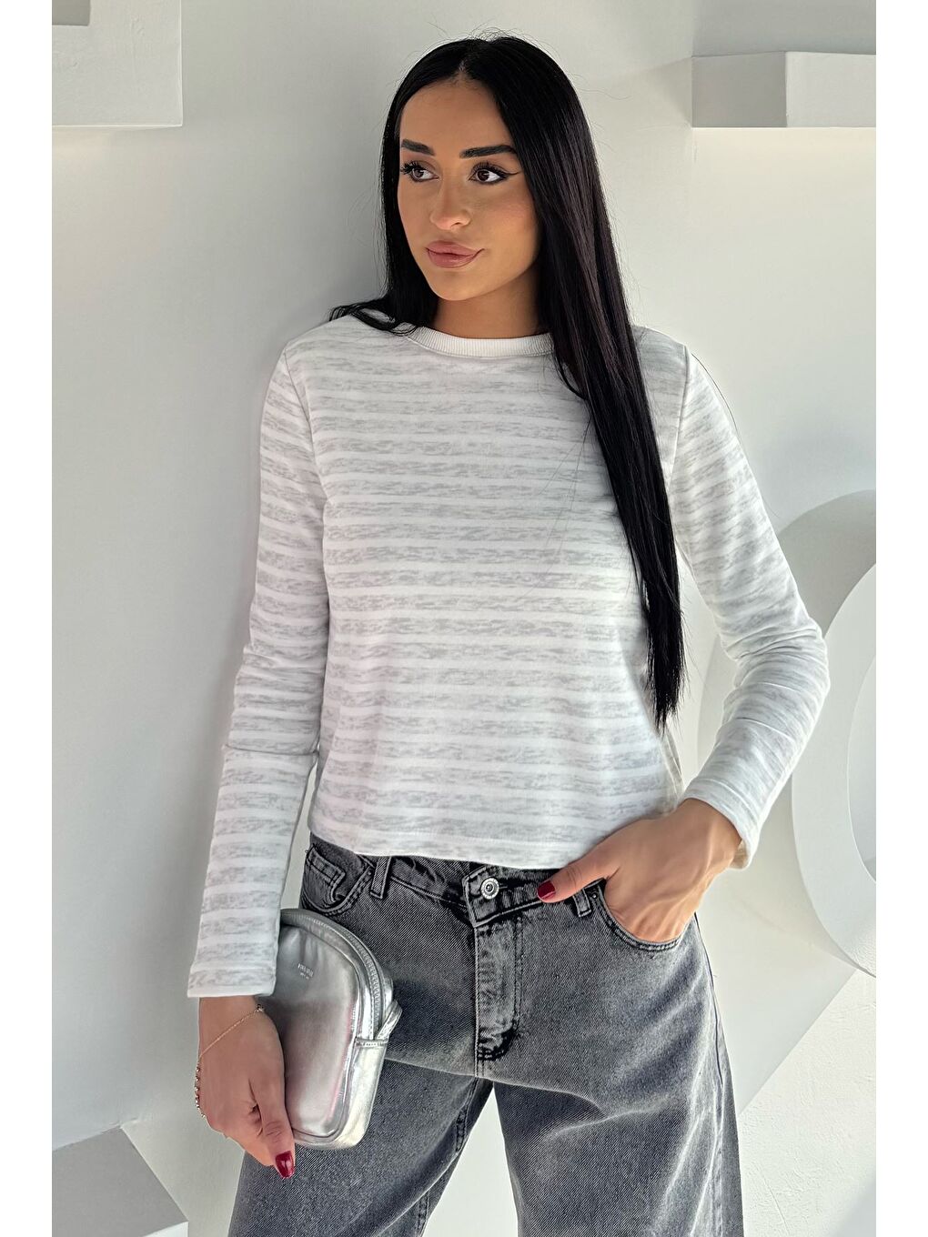 Gri Kadın Bisiklet Yaka Çizgi Desenli Sweatshirt