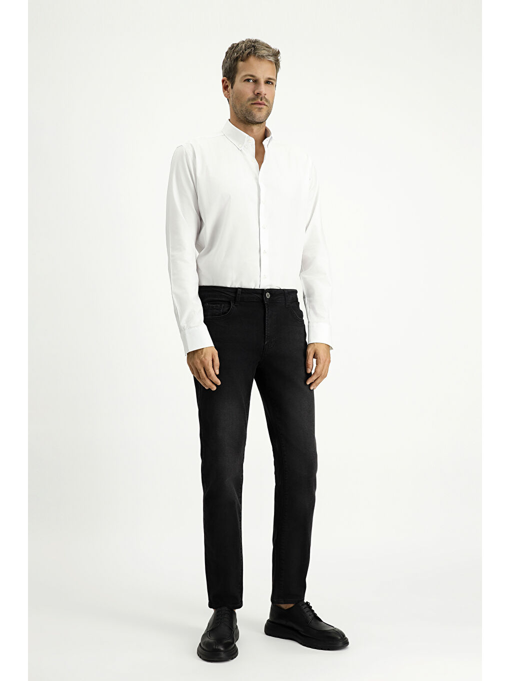 Beyaz Uzun Kol Slim Fit Dar Kesim Pamuk Oxford %100 Pamuk Gömlek