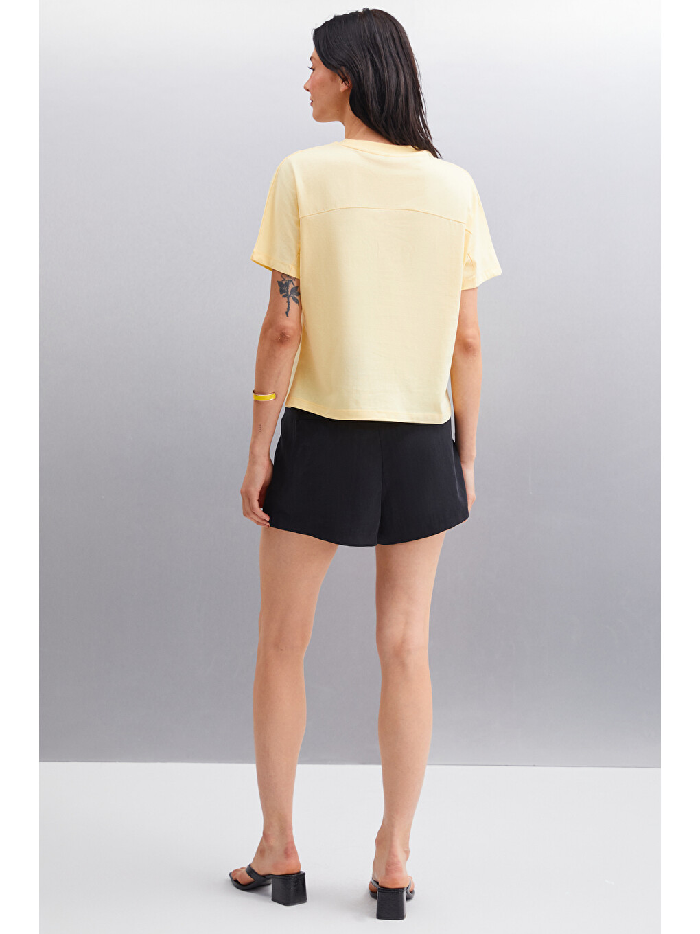 Sarı LOTTIE Kadın %100 Organik Pamuklu Regular Kalıp Bisiklet Yaka Basic Kısa Kollu SARI T-Shirt-4