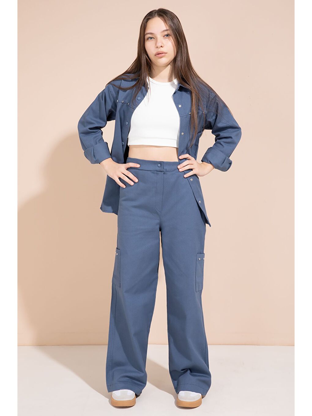 İndigo Kalp İşlemeli Gömlekli Geniş Paça Pantolonlu Kız Çocuk Gabardin Takım 23555-4