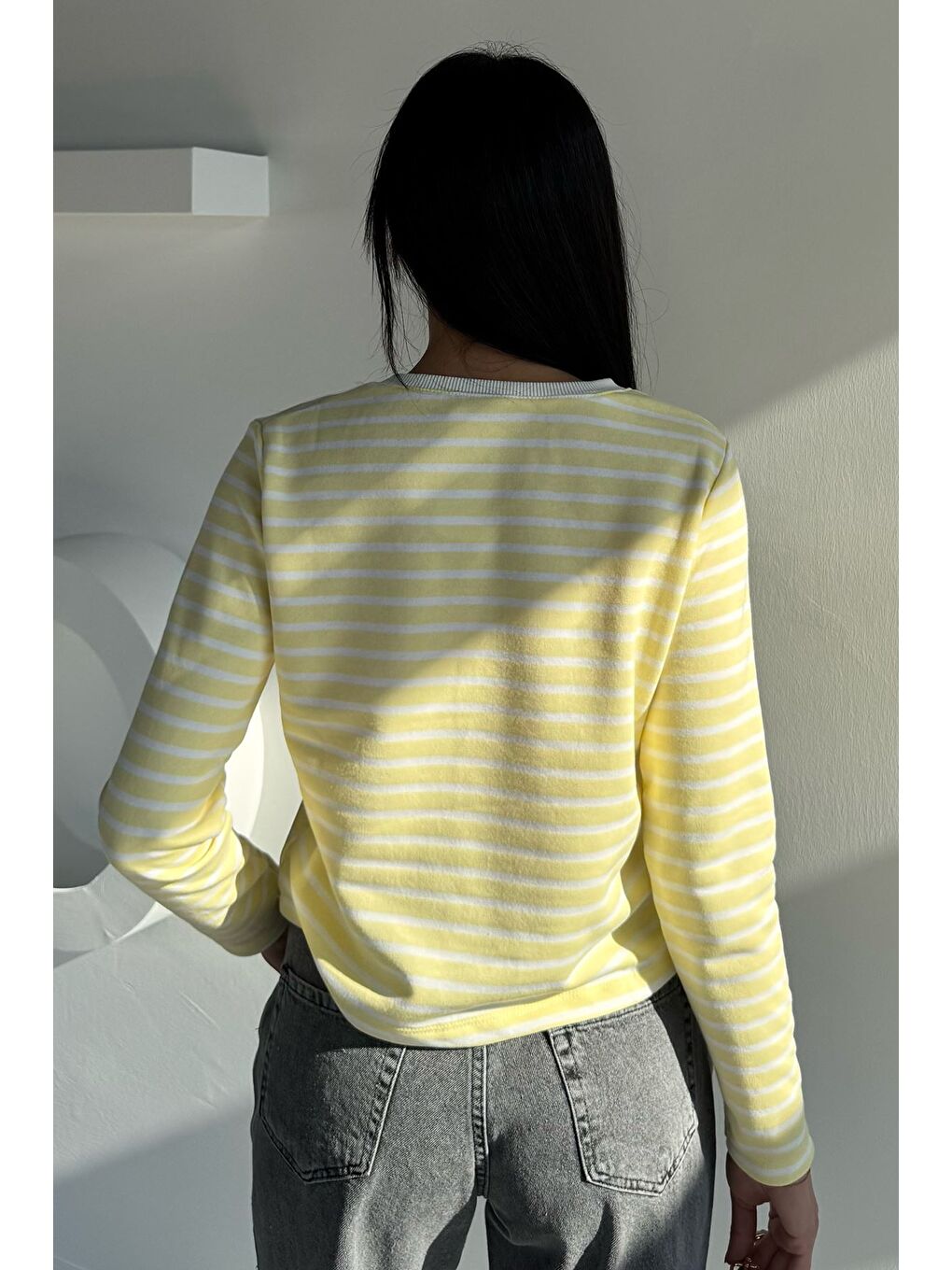 Sarı Kadın Bisiklet Yaka Çizgi Desenli Sweatshirt-3