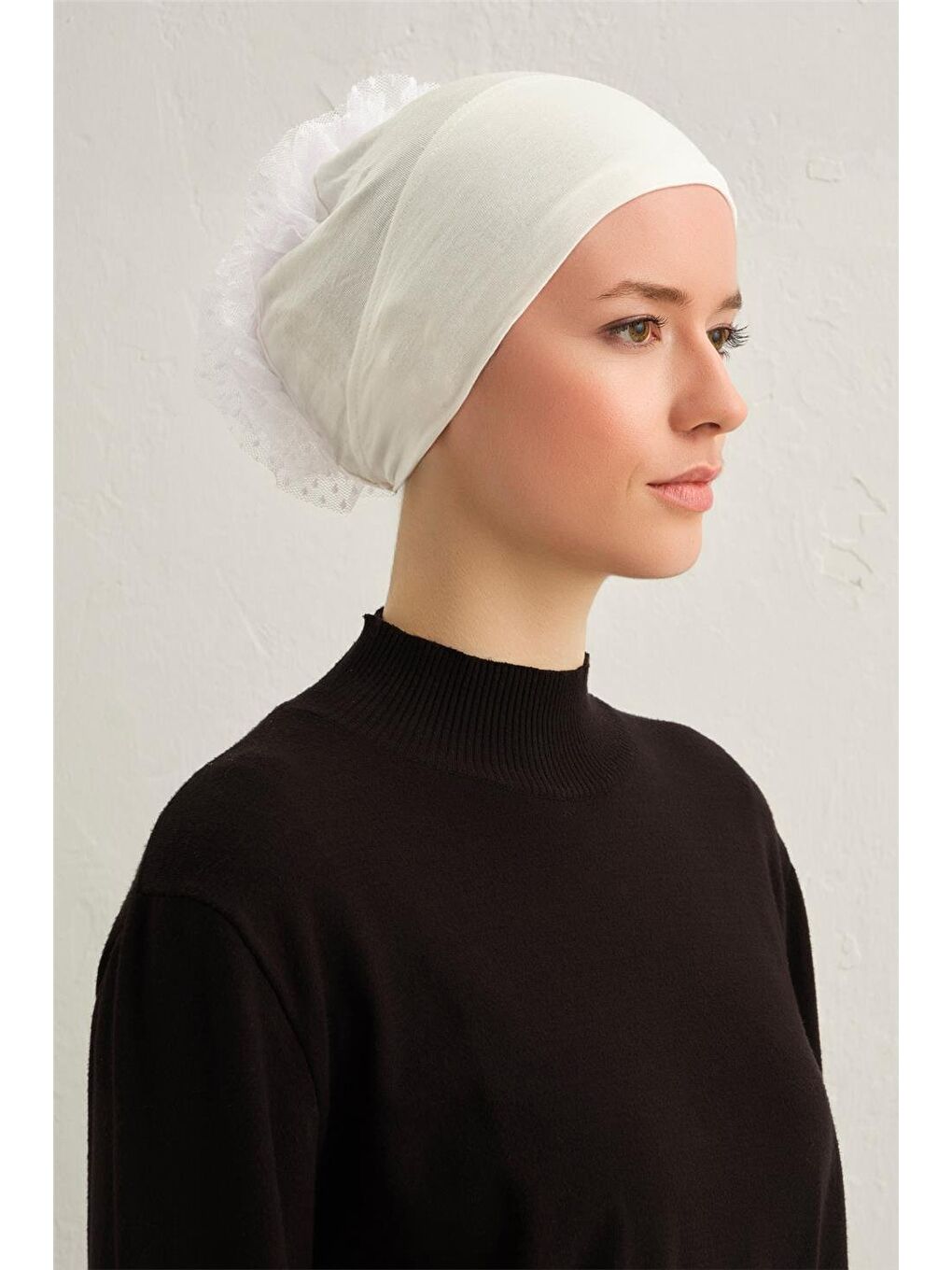 Ekru Topuzlu Geçme Bone Krem-1