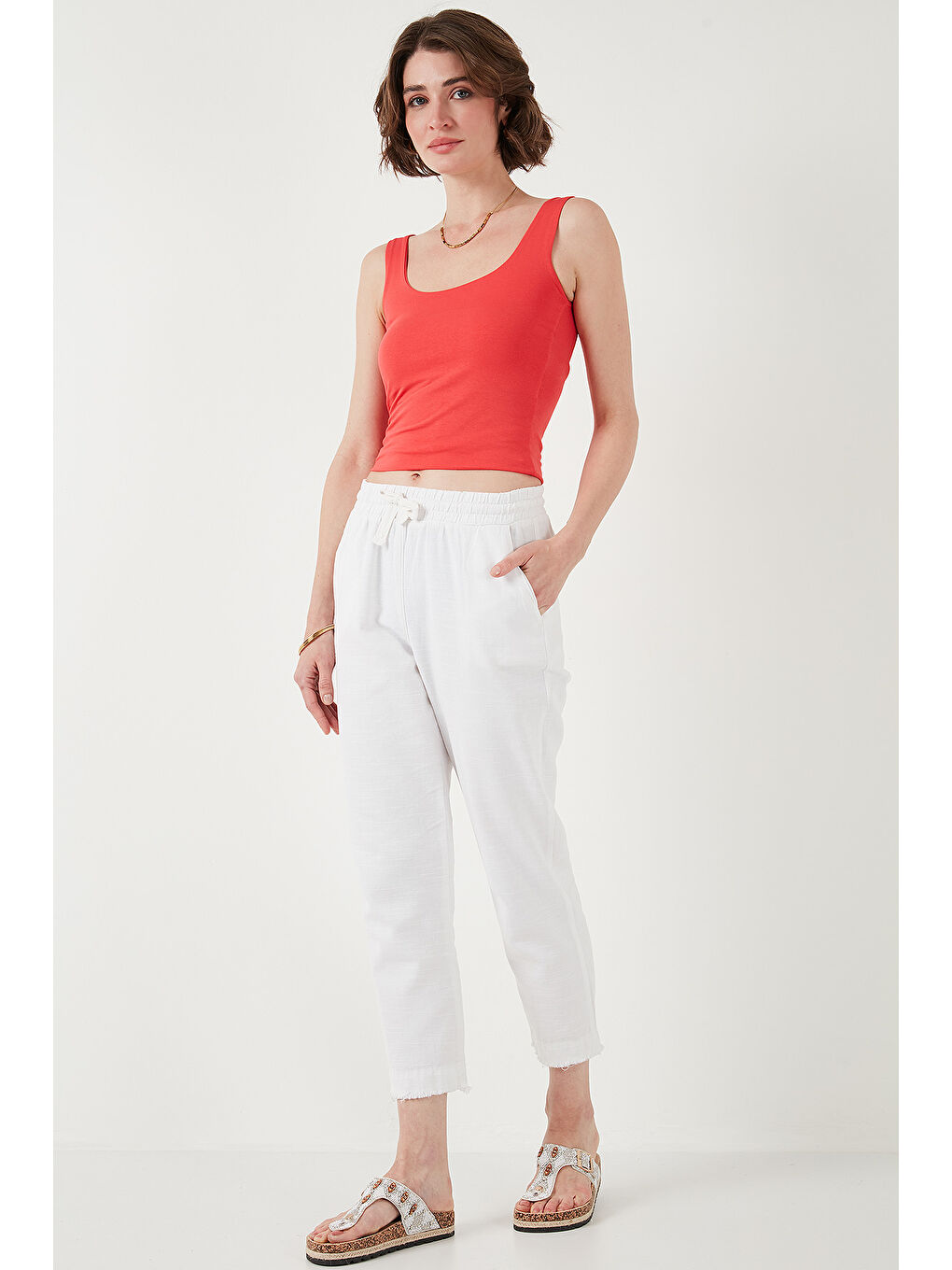 Beyaz Pamuklu Belden Bağlamalı Yüksek Bel Keten Görünümlü Kısa Paça Kadın Pantolon 668Yp5134-3