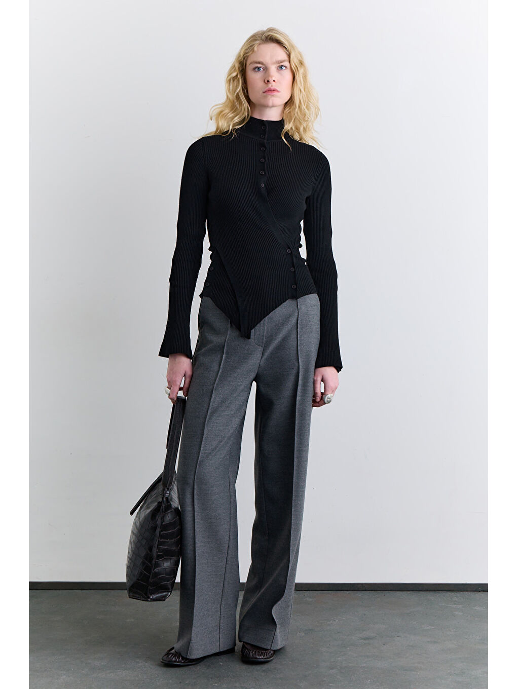 Çapraz Kapamalı Hırka Siyah