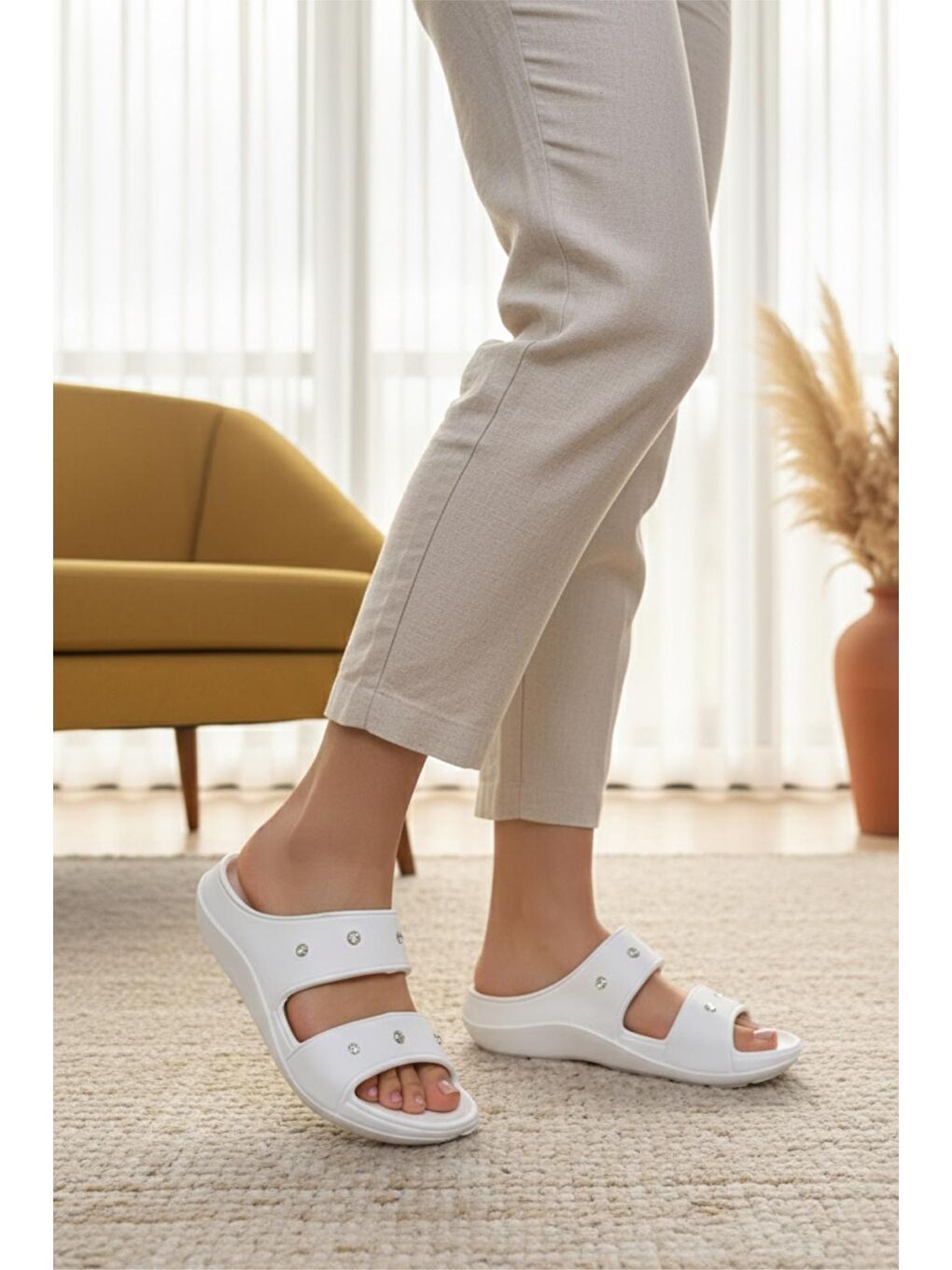 Beyaz Lovi Z031 Işıltılı Taş Detaylı Çift Bantlı Kadın Konfor Terlik-2