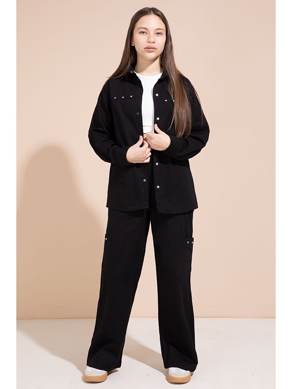 Siyah Kalp İşlemeli Gömlekli Geniş Paça Pantolonlu Kız Çocuk Gabardin Takım 23551-1