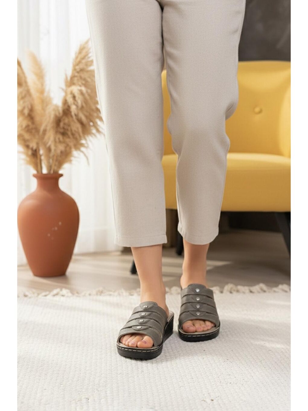 Kahverengi Awx Taşlı Lazer Kesim Detaylı Dolgu Taban Kadın Terlik Yeni Sezon-2