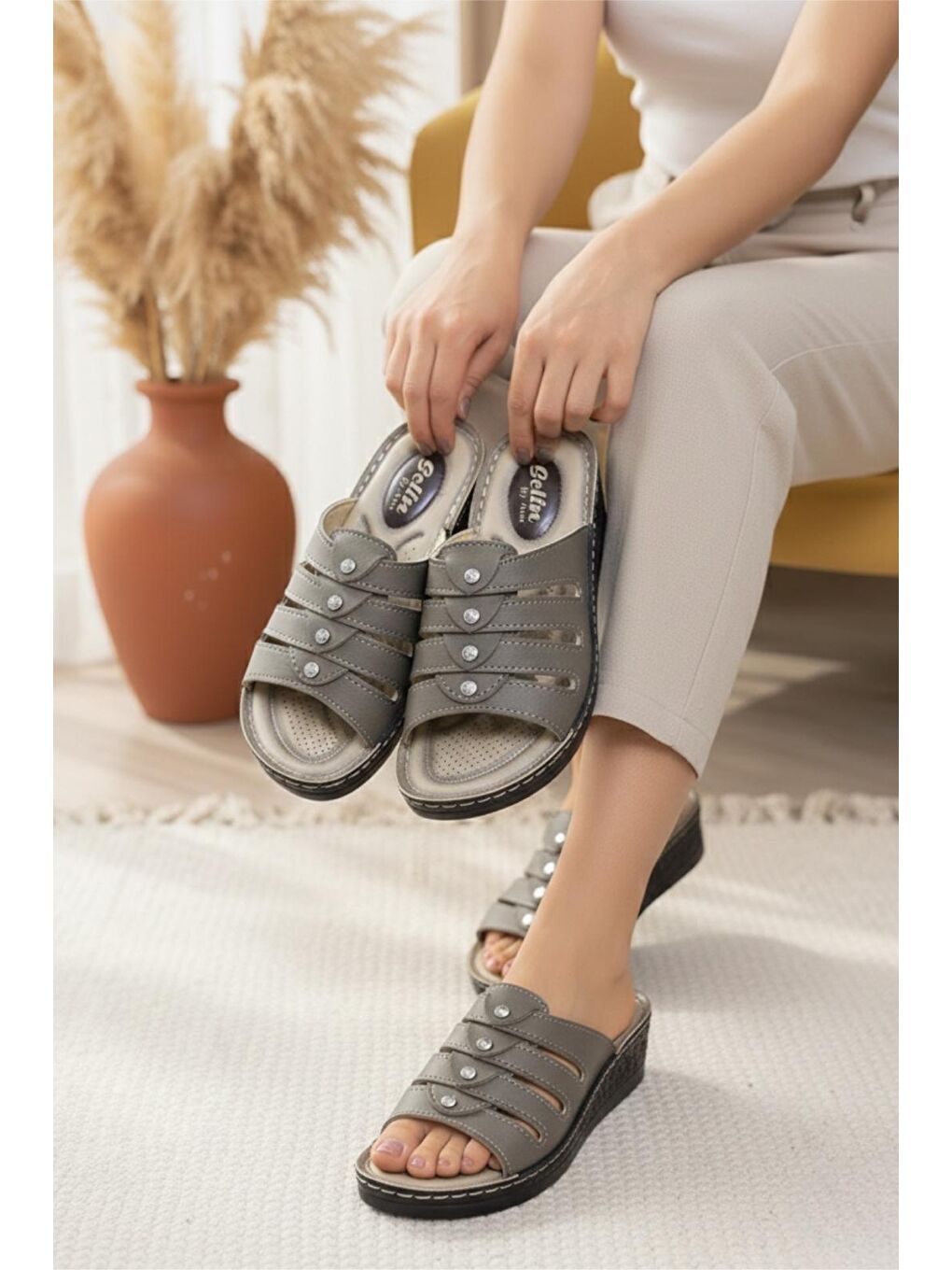 Kahverengi Awx Taşlı Lazer Kesim Detaylı Dolgu Taban Kadın Terlik Yeni Sezon