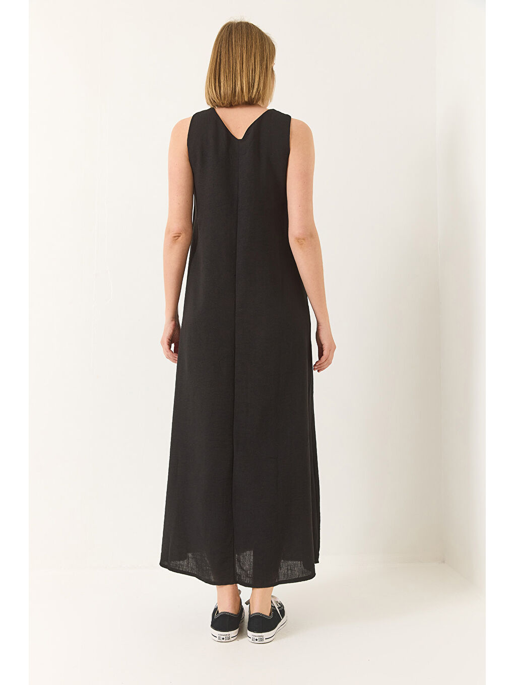 Siyah Kadın V Yaka Kalın Askılı Uzun Keten Elbise-4