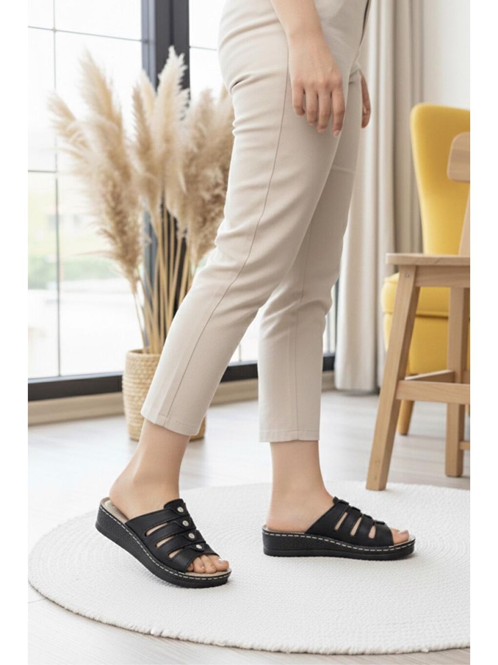 Siyah Awx Taşlı Lazer Kesim Detaylı Dolgu Taban Kadın Terlik Yeni Sezon-2