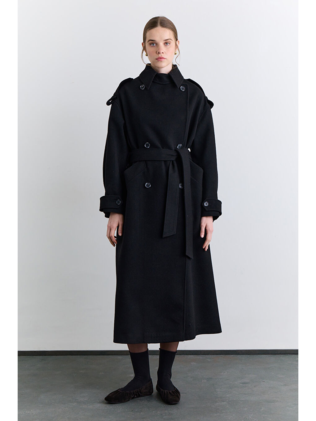 Kruvaze Geniş Yaka Palto Siyah-1