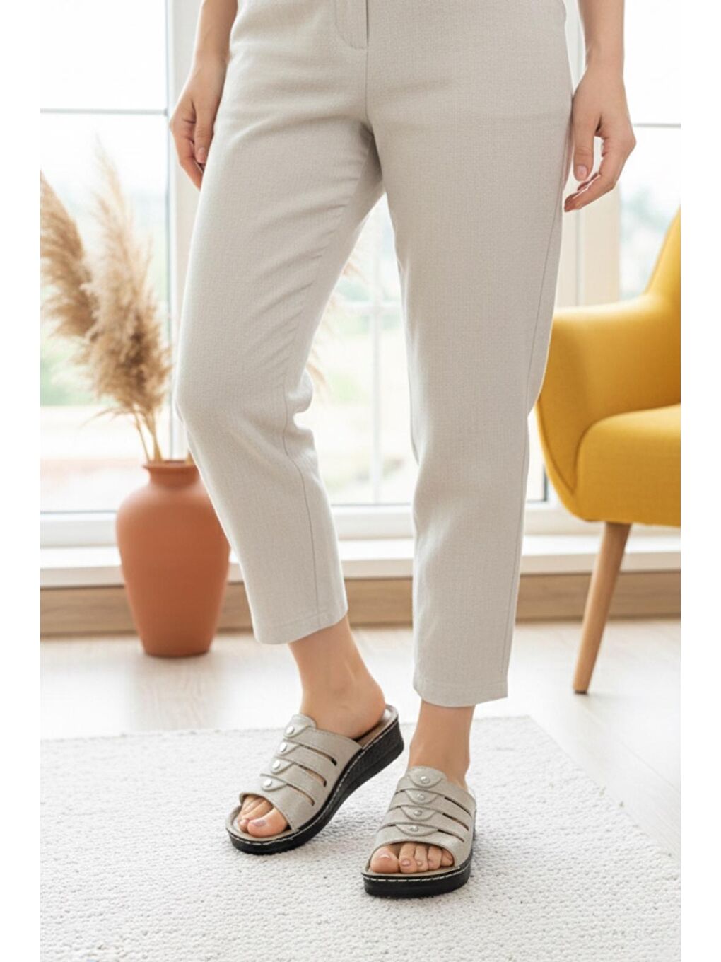 Ekru Awx Taşlı Lazer Kesim Detaylı Dolgu Taban Kadın Terlik Yeni Sezon-2